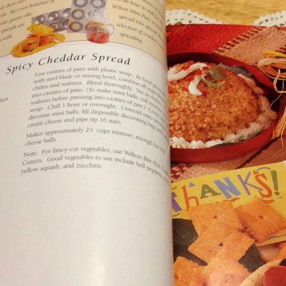 Wilton Cake Decorating and recipes, 1995 Gifts from the Kitchen